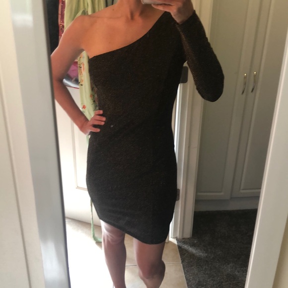 Gold and black one shoulder dress - Picture 3 of 5
